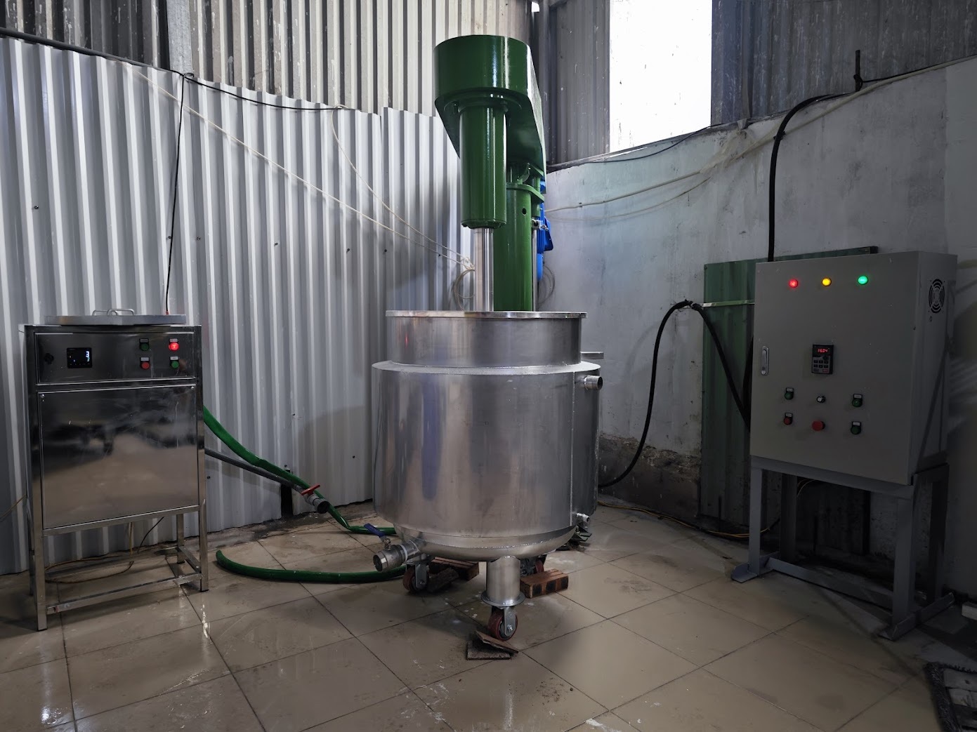 bồn khuấy keo 300 lít 1