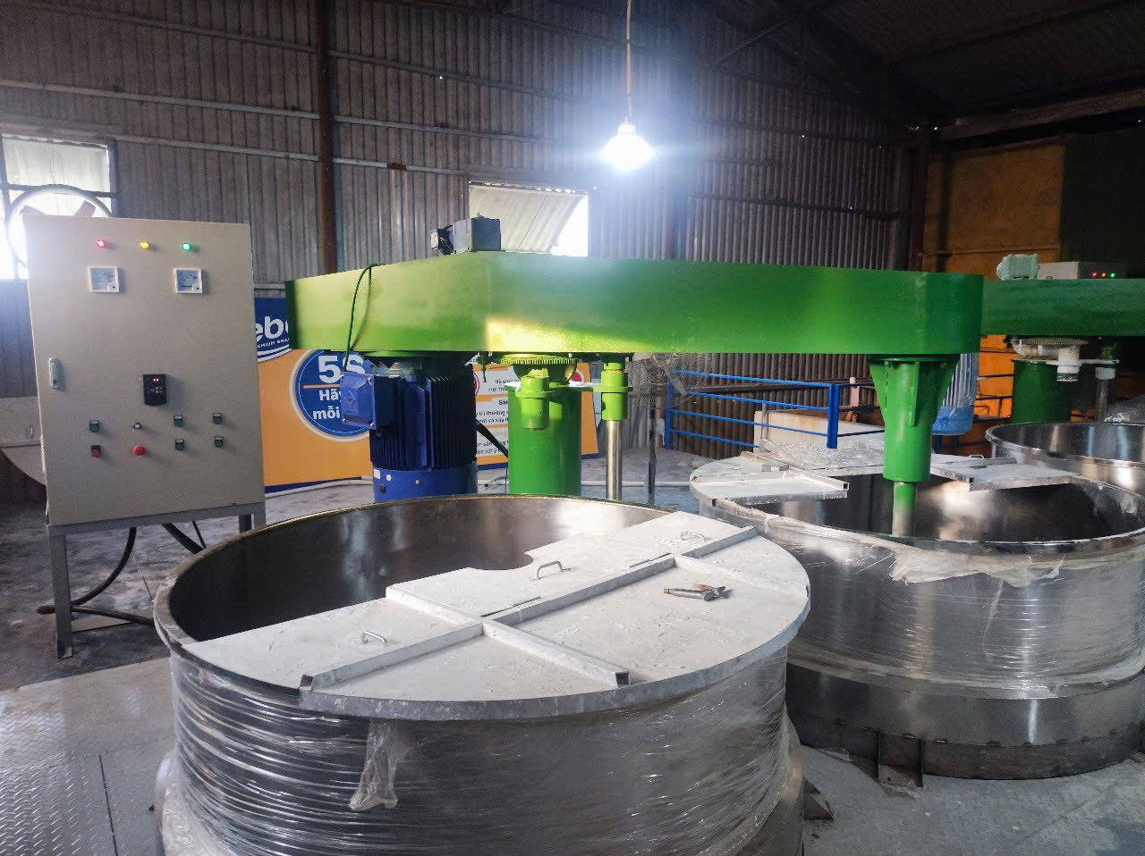 Dây chuyền sản xuất sơn thể thao công suất lớn