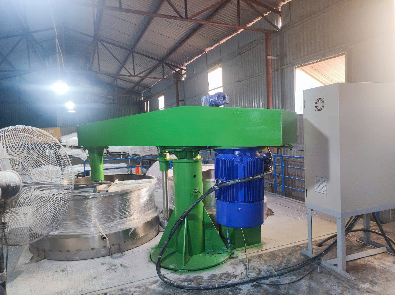 Dây chuyền sản xuất sơn thể thao công suất lớn